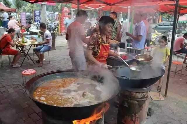 叫不出名字的地方特色小吃，每天生意都好，一天能卖出500碗！