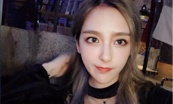 LOL:Rita真实身高被曝出,其实只有1米6左右,性