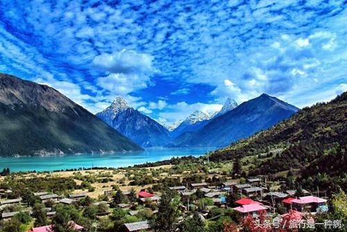 川藏南线最美的湖泊海子