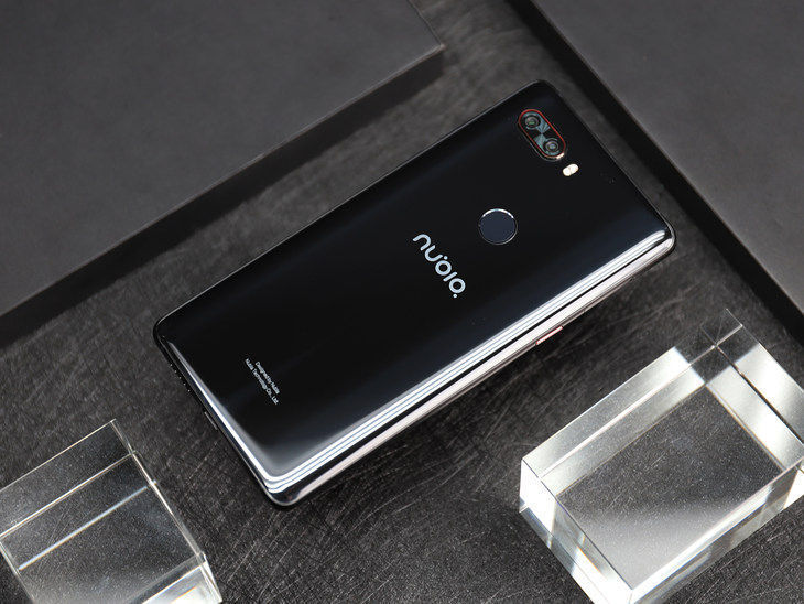 努比亚Z18星云红即将开售:91.8%屏占比,AI加持