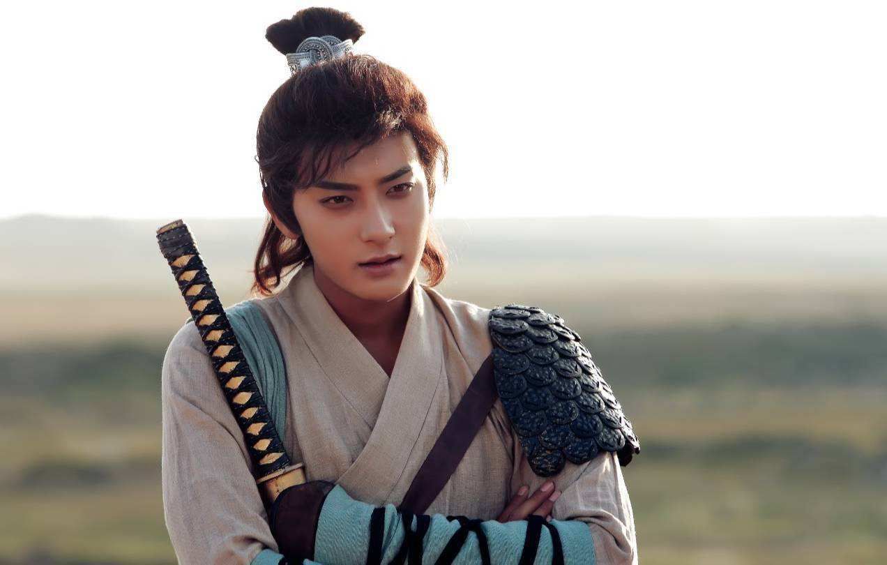 黄子韬张艺兴两人曾亲密如亲兄弟,现在却连合