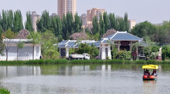 来兰州植物园，享受绿水春光带来的舒适感