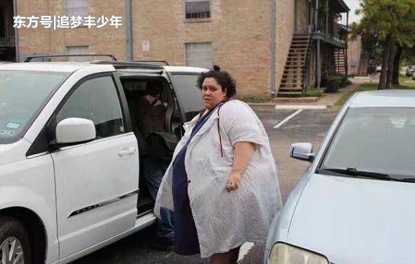 女子重达500公斤身体不堪重负，丈夫称每天睡觉都担惊受怕！