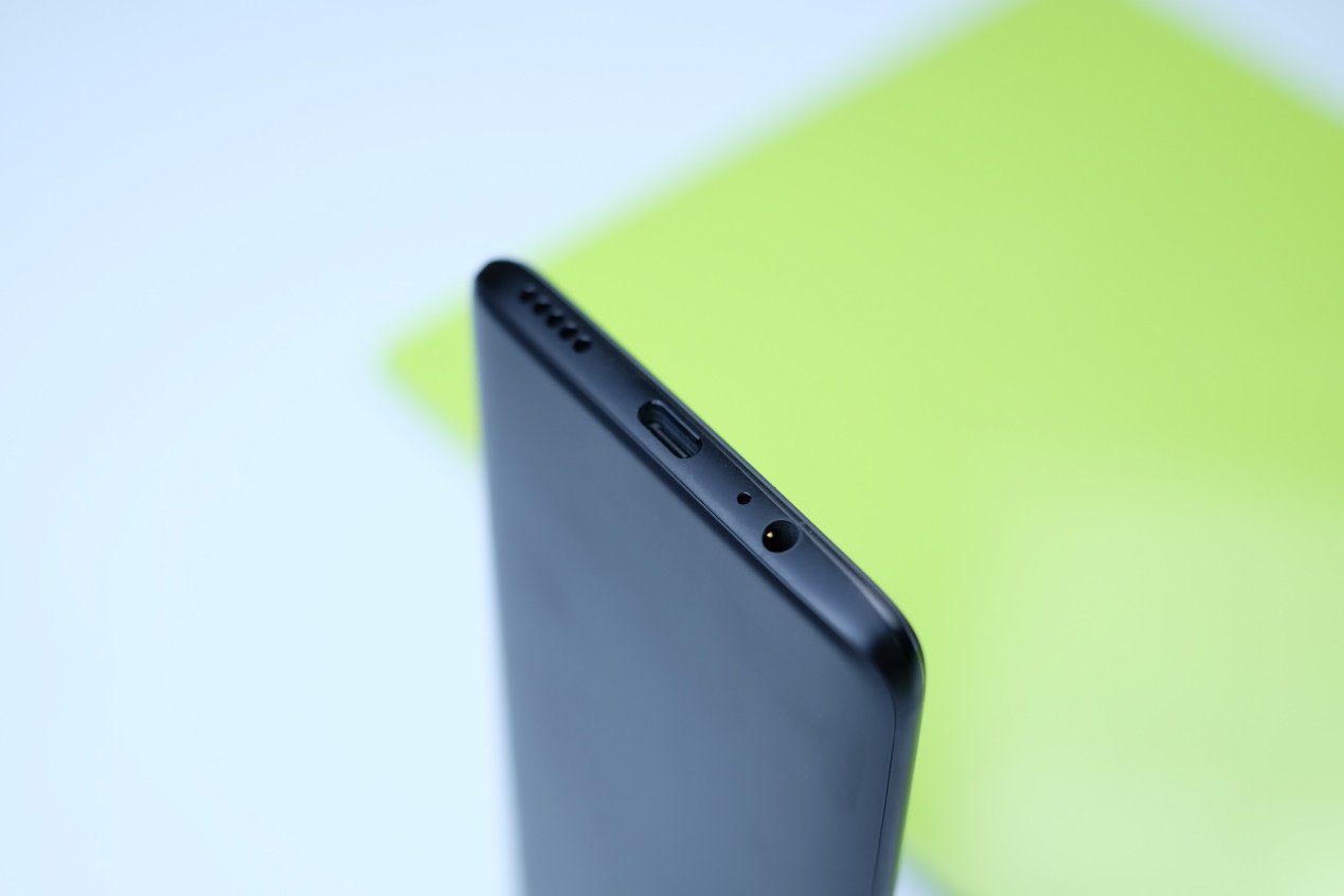 年度最强安卓旗舰,一加6墨岩黑图赏