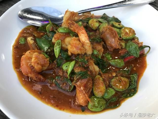 在泰国吃了一顿320元的泰南美食!您看这些菜够“硬气”不?