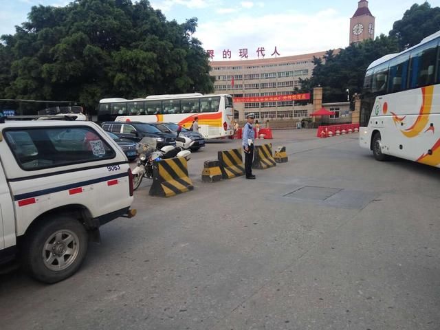 广州交警全力护航2018中考首日情况