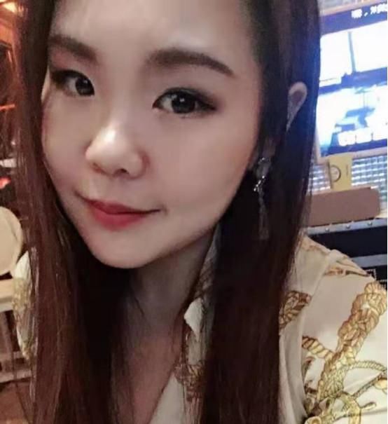 遭人瘦身的胖妹,磨牙健身2年,成功嫌弃80斤,坚会拨瘦脸坚持吗图片