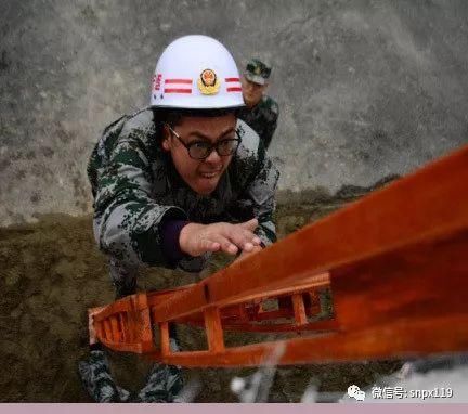 专职消防队员上岗路都经历了些什么