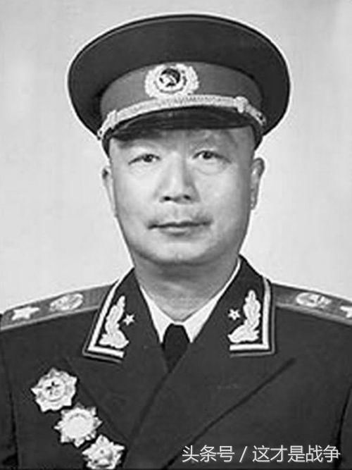 他当过敌军兵团司令，后来官至副国级，有人说他是间谍，是真是假