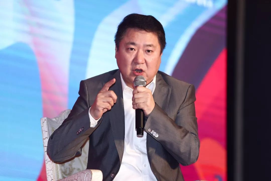 于冬:中国电影市场5年后或冲击千亿,但影视股还要跌|金爵论坛现场