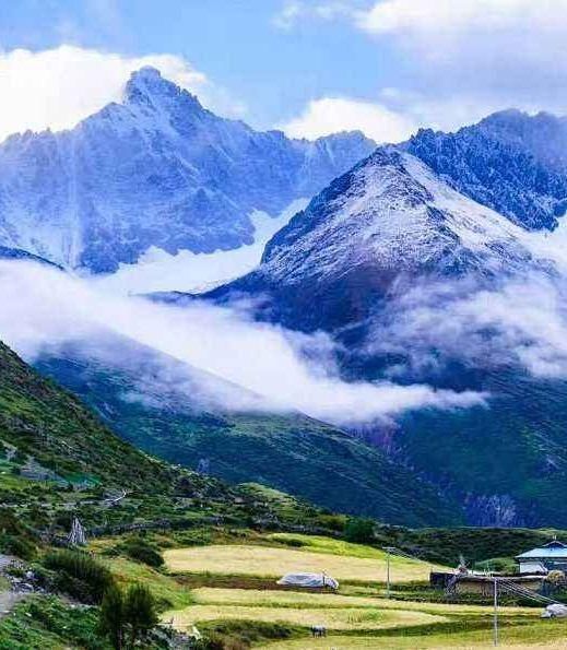 川藏路旁，然乌湖之边，这座被6条冰川包围的古村美爆了！