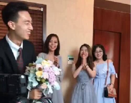 抖音新娘戴面具吓唬新郎,小岳岳被玩坏了,你是