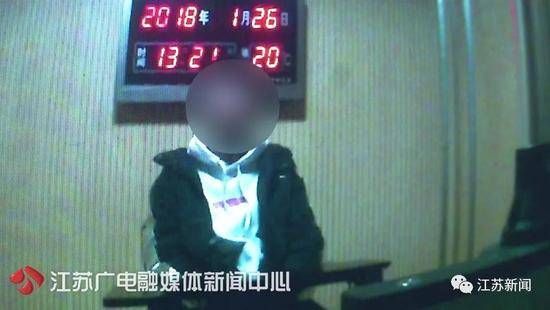 男子提醒朋友其女友劈腿 结果令人意外