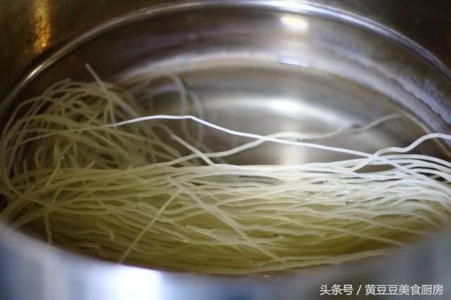 这样炒米粉才好吃,口感劲道,味道鲜美