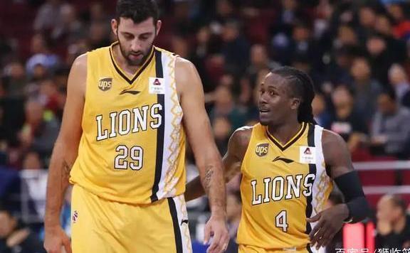 外援数据榜:广厦奶妈组合助攻第一、得分垫底