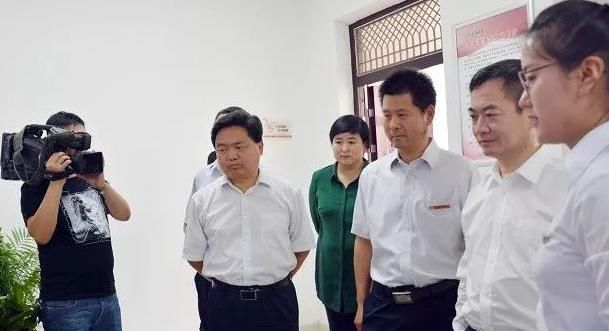 渭南市市长李毅来渭南初级中学调研