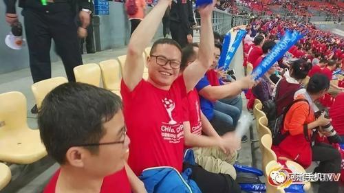 中国杯首场比赛中国队0:1负于泰国队 河池近百