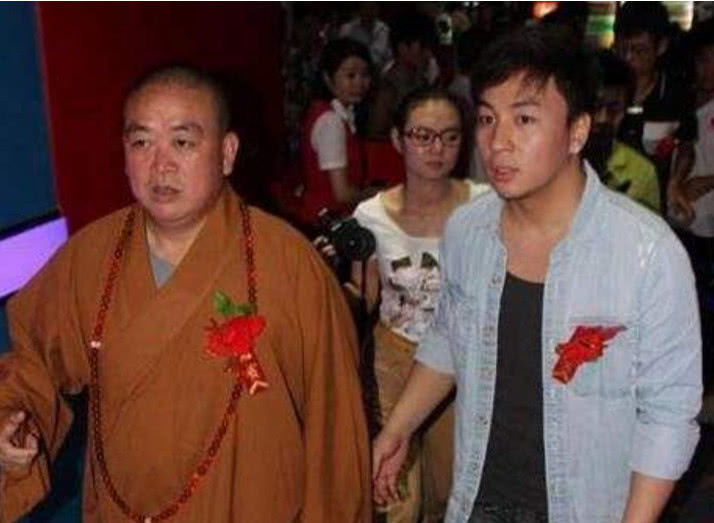 释小龙家庭背景被曝光,与向华强平起平坐,成龙