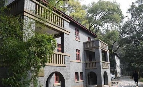 大学里的那些地标性建筑，你去过几个？