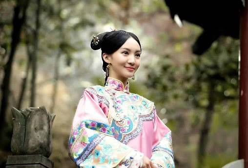 金晨方否认恋情:假的 贾乃亮去年就发文自证清