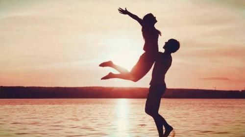 男人若是不爱你,微信上这几种表现会很直接!