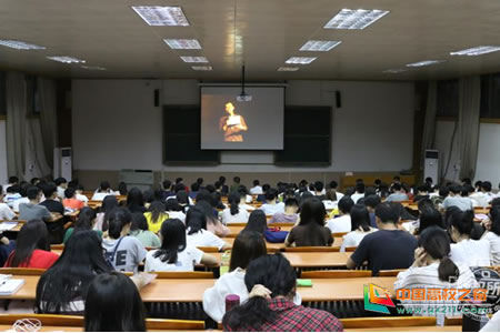 学院组织观看广东省高校消防安全网络直播公