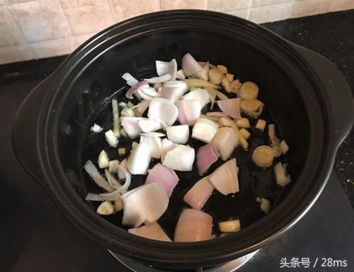 砂锅爆炒鱿鱼的做法