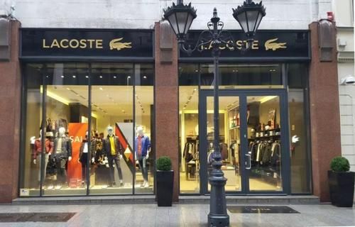 《悦己SELF》突然宣布将停刊;中国奢侈电商