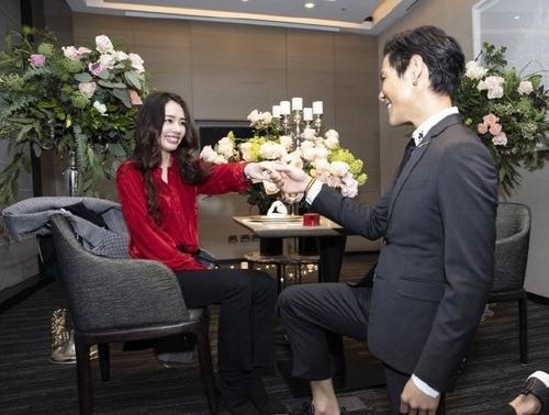 向佐求婚郭碧婷现场图,看看娱乐圈明星还有哪