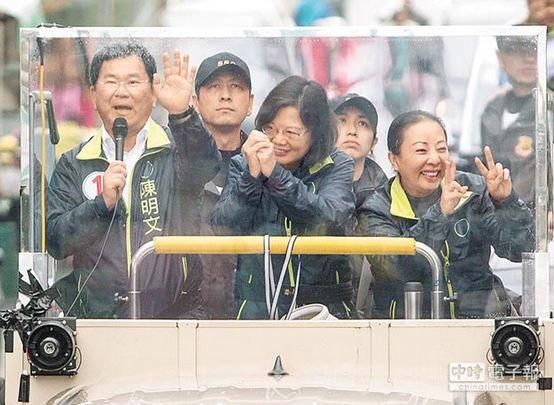 拒与绿营政权“政治陪绑” 台青登陆奔向政策红利 留蔡当局一地尴