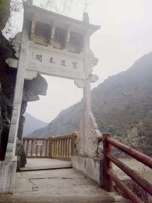 石门栈道--带你穿越时空的起点,感受美丽风景与