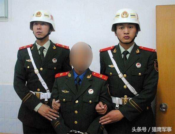 此兵种从不碰枪,竟是军队中最威风的,退伍时却