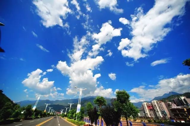 四川21市州GDP排名出炉!凉山排名前十!超过这