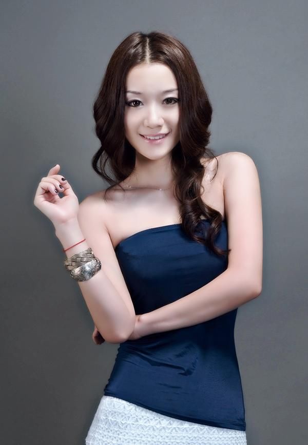 人像摄影(青春时尚动人的美丽女子)