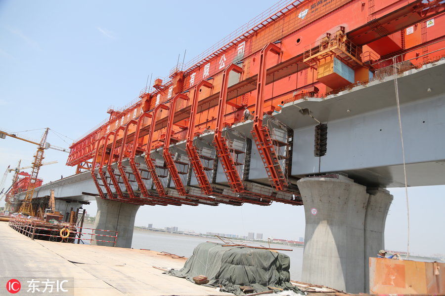 国内首座节段拼装双线跨海铁路大桥顺利合龙 青连铁路年底通车