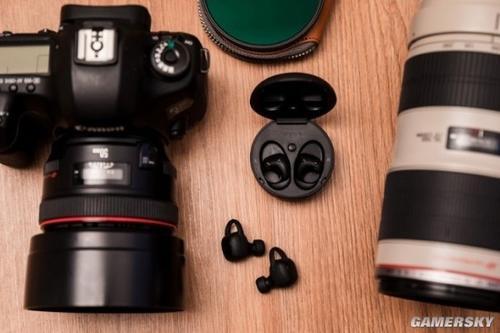 边游泳边听歌?xFyro推防水达IP67级别的蓝牙耳