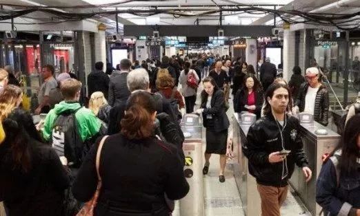 刘强东案拨开迷雾!受害人微信记录曝光:他在车