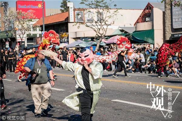 春节文化逐步走向全球 世界多地亮起\＂中国红\＂