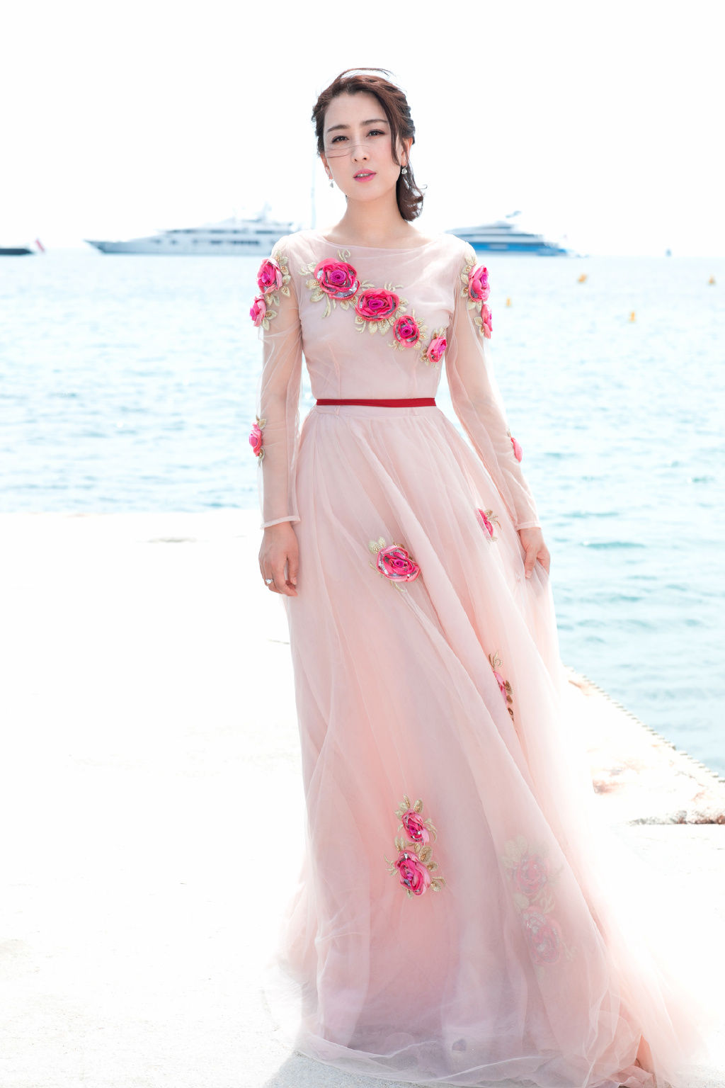 百变御姐马苏,什么装束都能驾驭的起来!