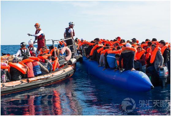 默克尔面临下台危机?小小难民船引发欧盟内部