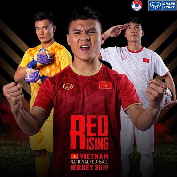 越南国家队2019亚洲杯主客场球衣发布