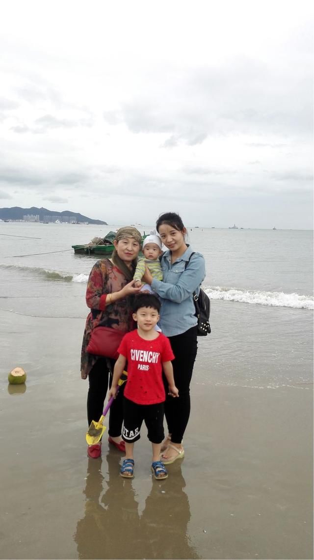 一家人甜蜜的三亚亲子游