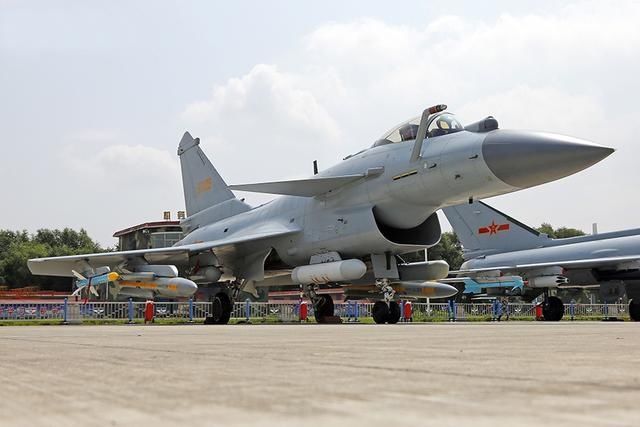 中国空军到底有多少架第三代先进战斗机?这个