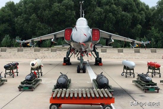 歼轰-7A飞豹:曾是我军对地攻击最强主力,现已