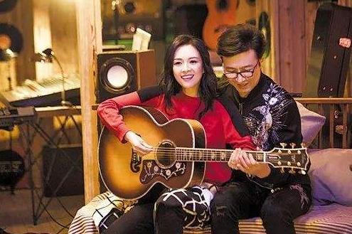 章子怡汪峰合体秀恩爱,频繁亲吻称仍想生二胎