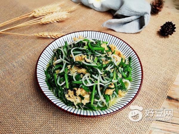 美食日常韭菜新芽炒蛋