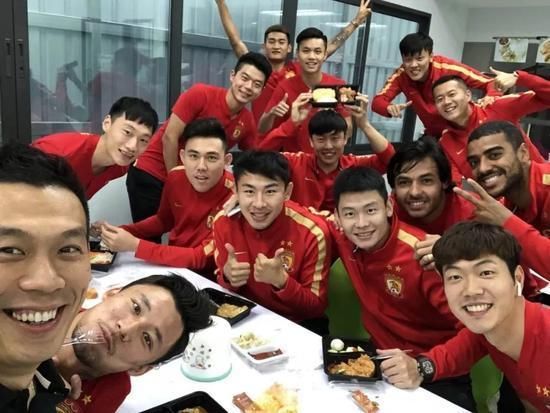 亚冠给女排让路:CCTV5不直播亚冠:武里南VS