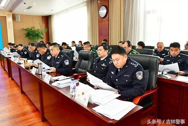 省公安厅传达全省三抓推进会精神 对深化放