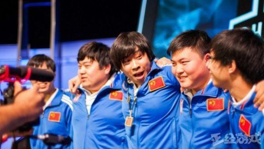 年UZI、五五开就是靠这波反击一战成名 电竞史