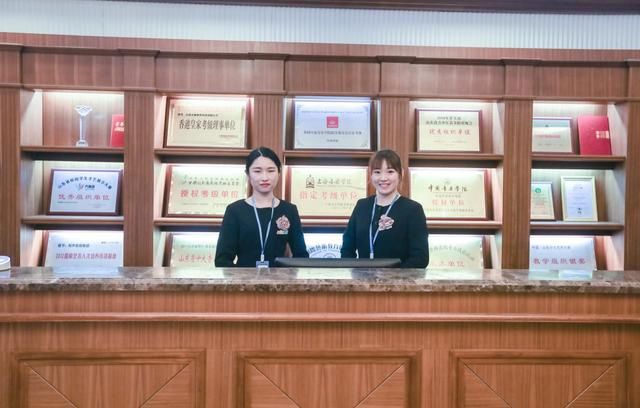 布米童艺少儿艺术教育 登高望远放眼未来